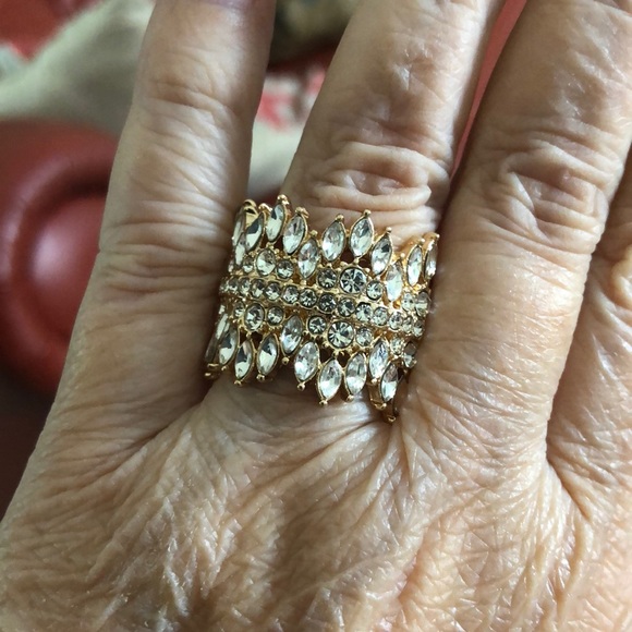 Paparazzi gold ring with white crystals